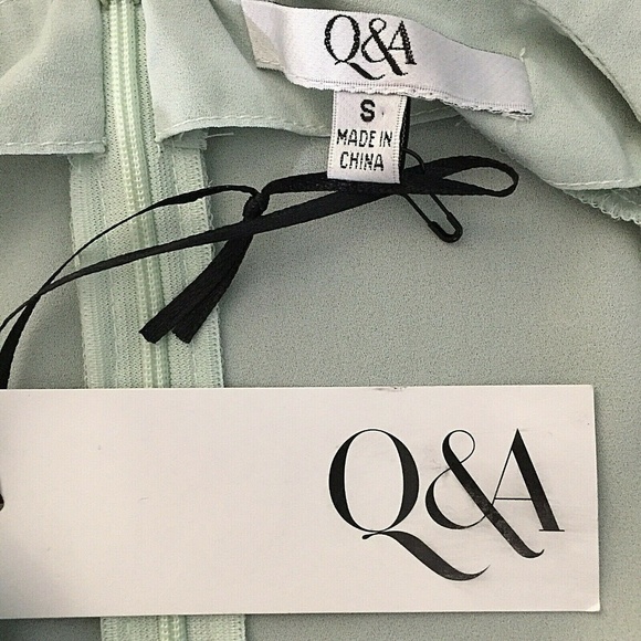Q&A Sleeveless Ruffled Top Size Small Light Green - Picture 6 of 6